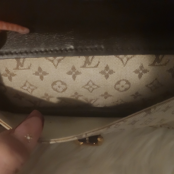 AUTHENTIC VINTAGE LV Khaki CROSSBODY - Picture 3 of 11